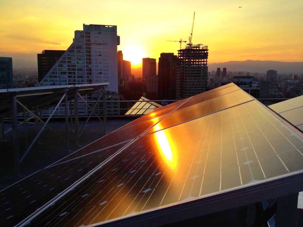 Sustentabilidad que impulsa tu negocio Paneles Solares